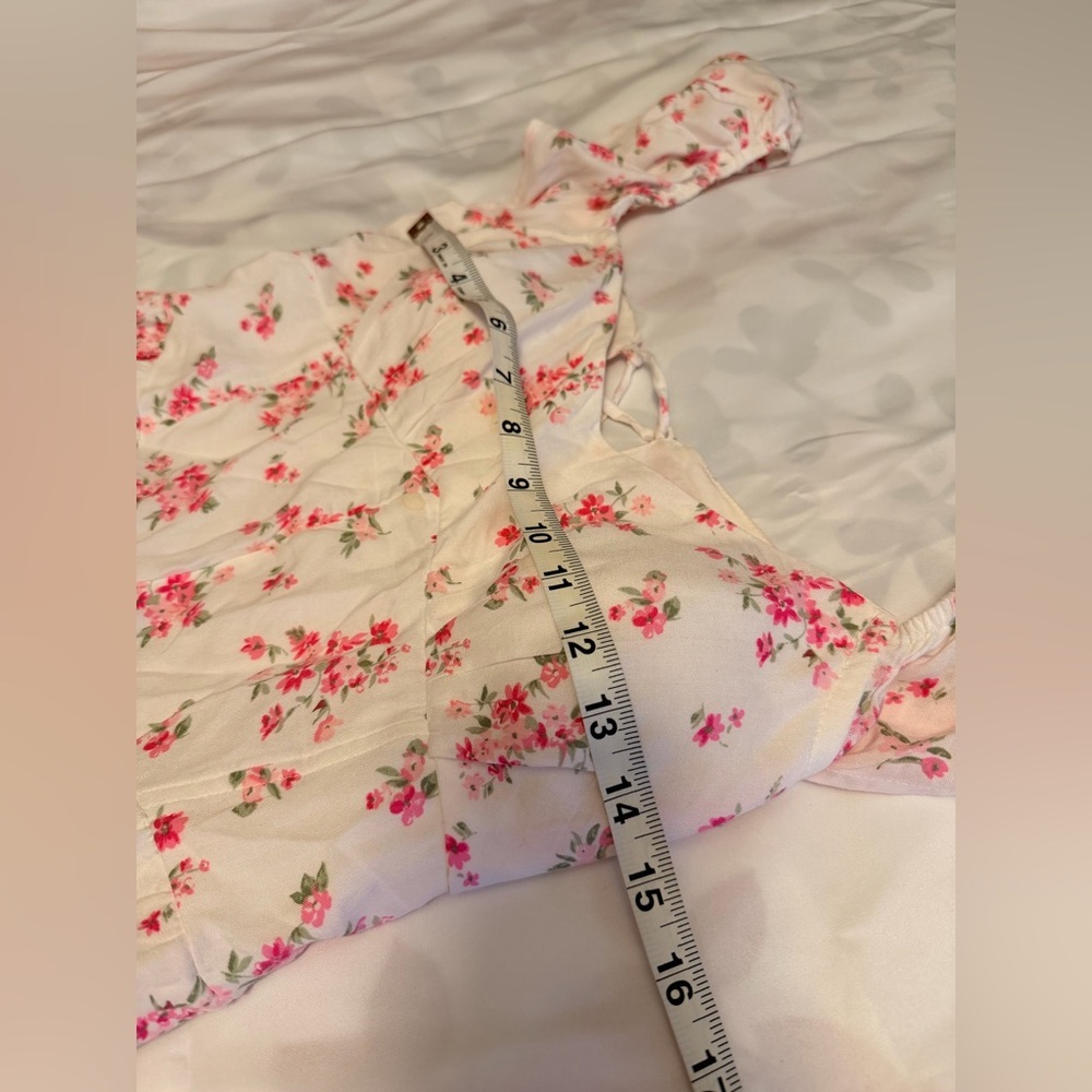 Hollister Cream and Pink Floral Maxi Dress - Picture 2 of 6